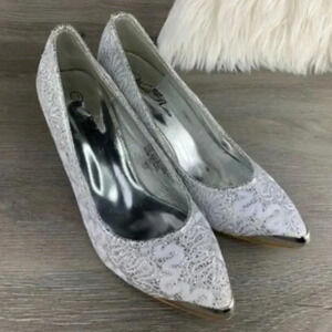 Wild Rose bedazzled NWOT size 10